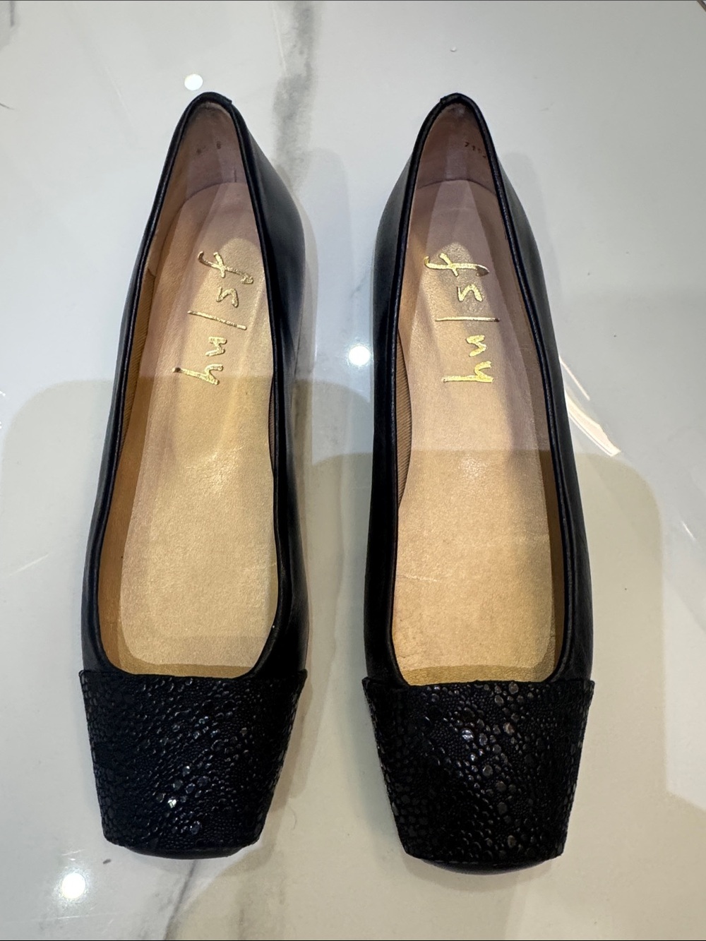 Unknown Brand Black Textured Square-Toe Women’s Flats
